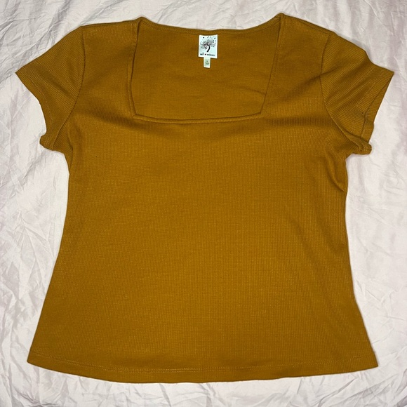 Top - Picture 3 of 5